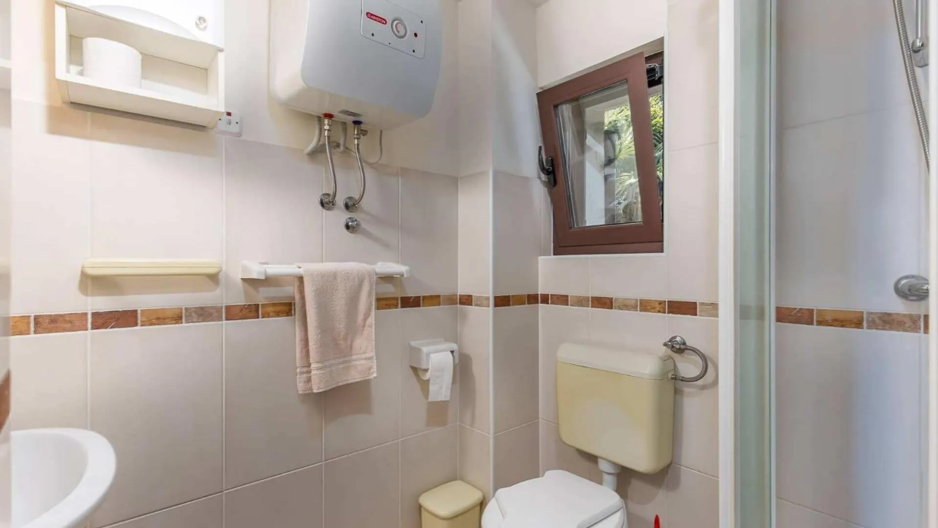Apartments By The Sea Njivice, Krk - 21868  Njivice